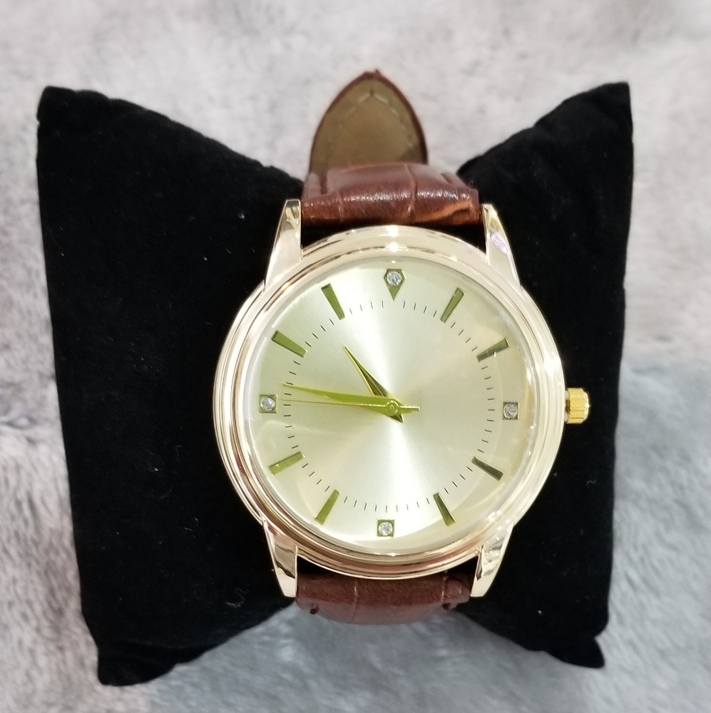 Lady's wrist watch.